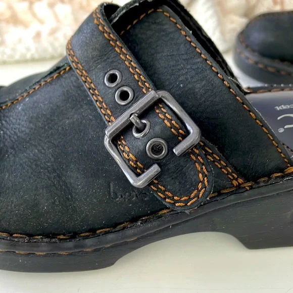 boc Ladies Clogs. Buckled Feature. Size 7/38 - Picture 6 of 12